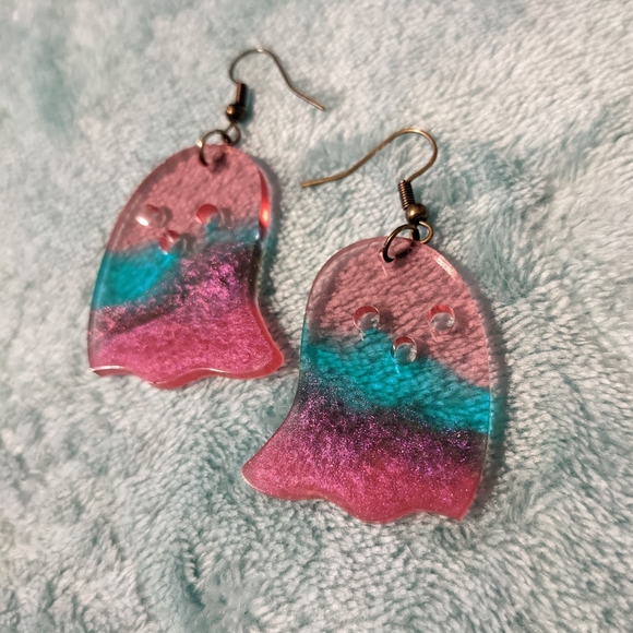 Pink Ghost Earrings Handmade Resin Halloween Sparkly Goth Spooky Cute kawaii - Picture 4 of 5